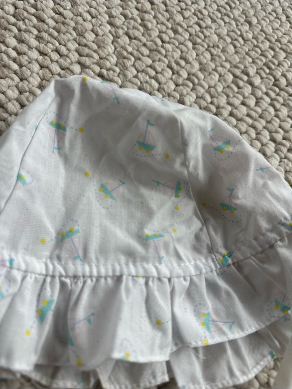 Vintage Ruffle Bonnet 587 - Picture 2 of 4